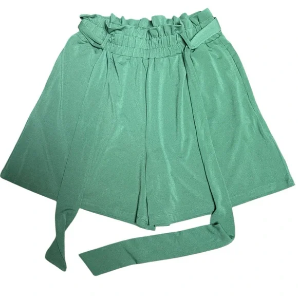 LulaRoe women’s size extra small green skort with belt and side pockets. - Picture 1 of 6